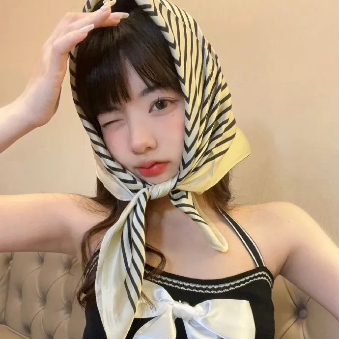 拿针的女孩